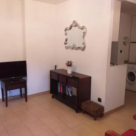 Mayor 10 Apartment